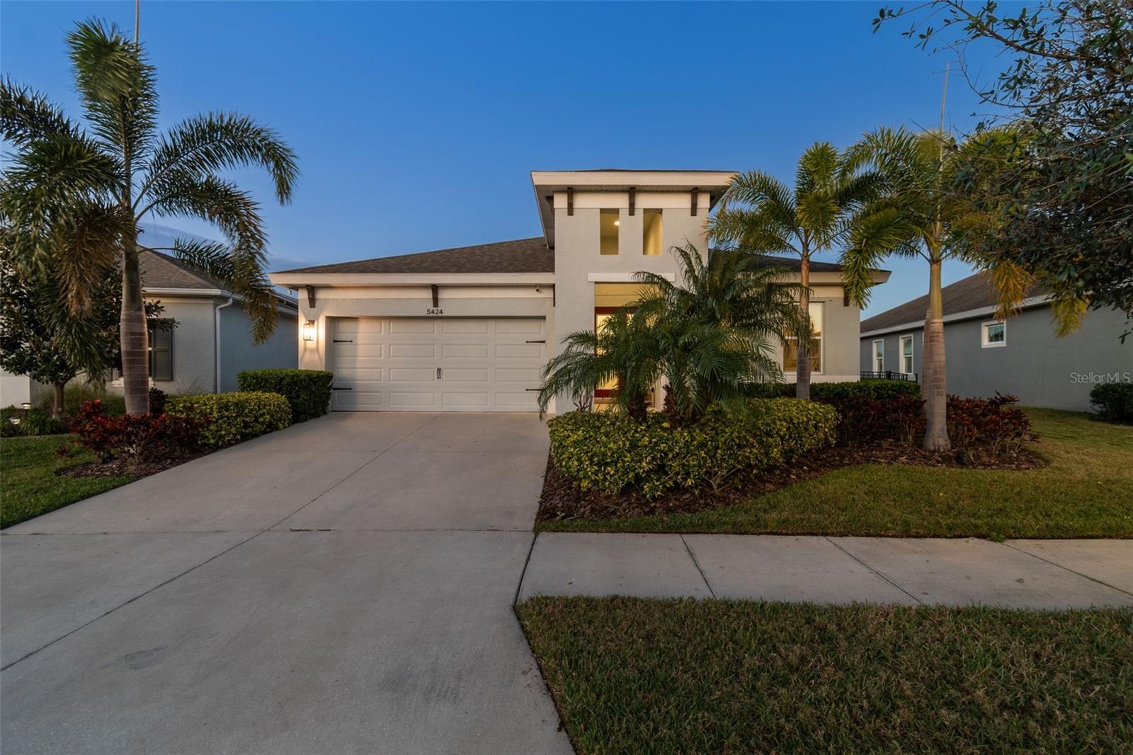 5424 SILVER SUN DRIVE
