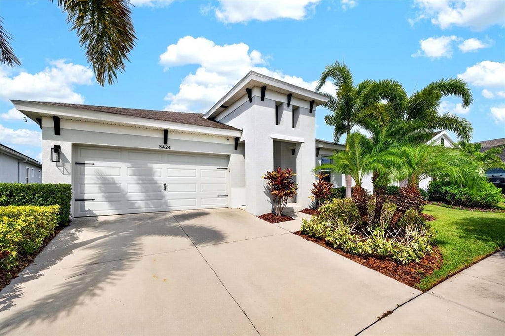Photo of 5424 Silver Sun Drive, Apollo Beach, FL 33572 (MLS # TB8519140)