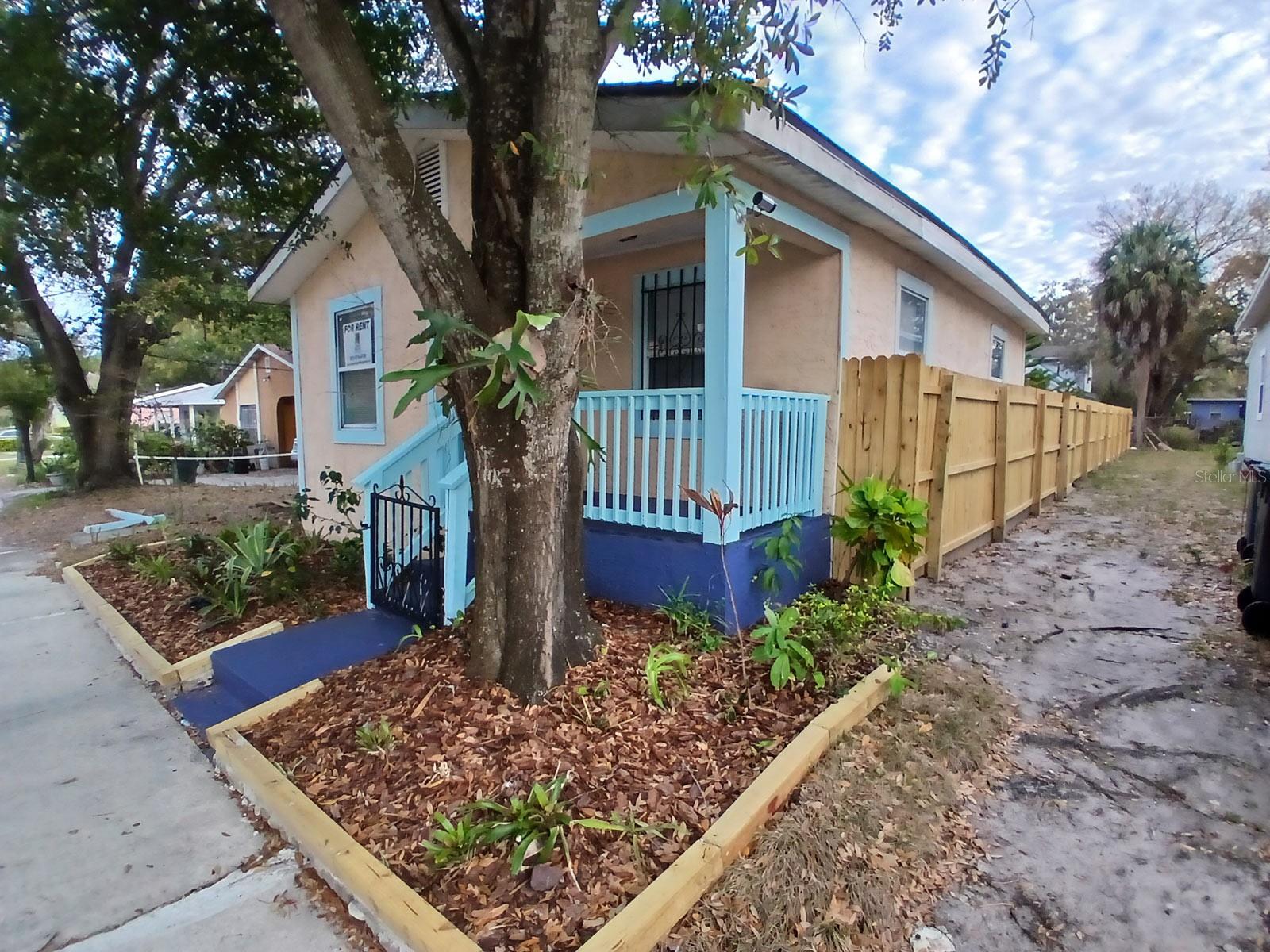 Investors and infill builders, seize this cleared parcel in red-hot Old West Tampa where a brand-new residence can retail for $600,000 or more (the proof sits next door with a fresh build already commanding that figure) so lock in land pricing now, ride appreciation during construction, and exit with a property that could double your outlay; the location is unbeatable, just minutes from Armature Works, Midtown, Hyde Park Village, the University of Tampa, Raymond James Stadium, and Tampa International Airpt, offering a walkable lifestyle with dining, retail, and Riverwalk recreation at your doorstep while inventory in Old West Tampa remains at historic lows and buyer demand continues to surge, giving you multiple strategies: flip upon completion, hold as a luxury rental, or leverage into your next 1031 exchange; deal terms are structured for speed with a zero-day inspection period, cash or hard money only, AS-IS conveyance through the seller’s preferred title agency, and a closing timeline of twenty-one days or less, so complete all due diligence before submitting your comments and call now to multiply your money before the next crane rises in Tampa’s most bullish sub-market.