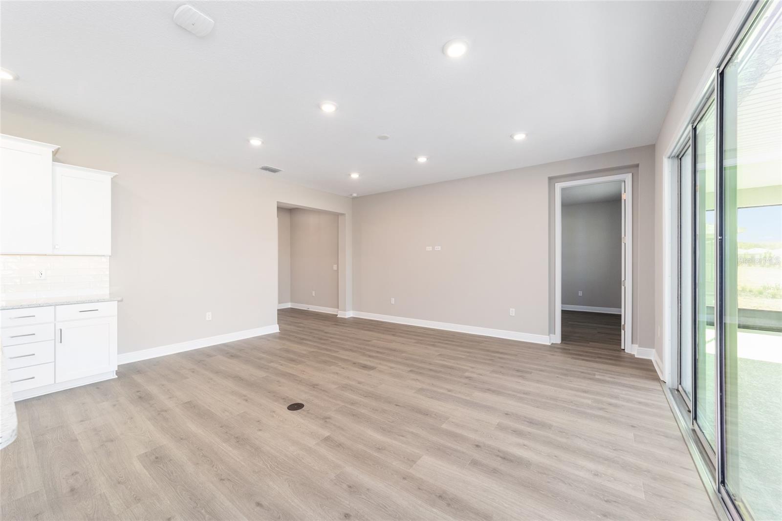 ON TOP OF THE WORLD - Residential