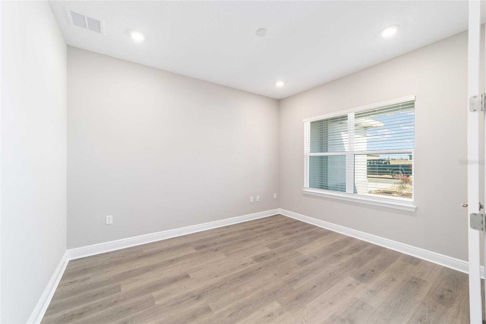 ON TOP OF THE WORLD - Residential