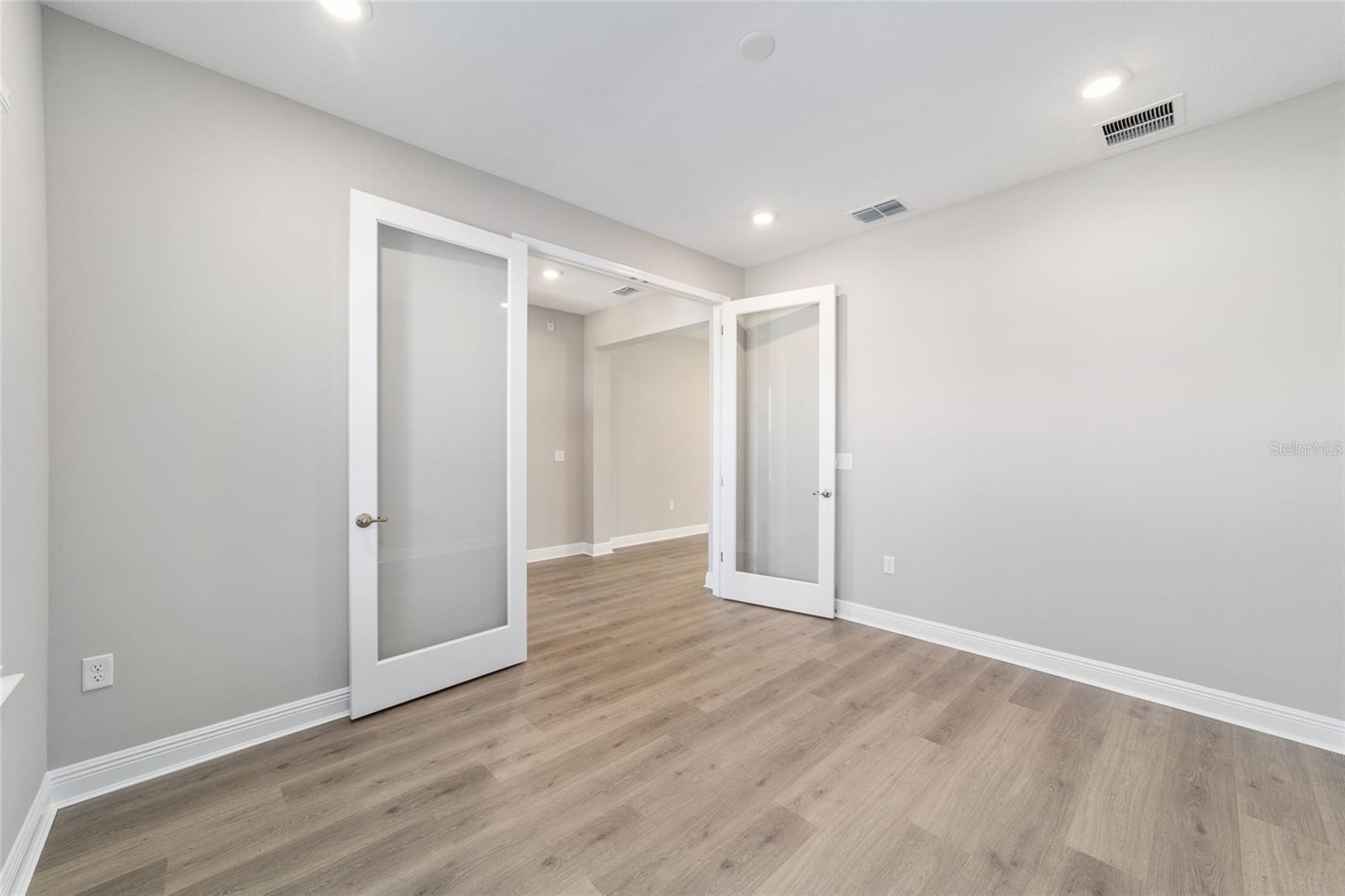 ON TOP OF THE WORLD - Residential