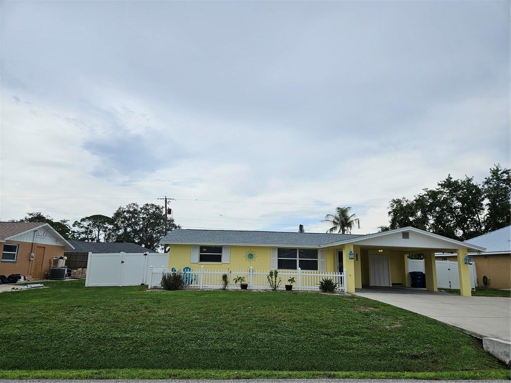 Photo of 1190 Leeward Road, Venice, FL 34293 (MLS # A4705654)