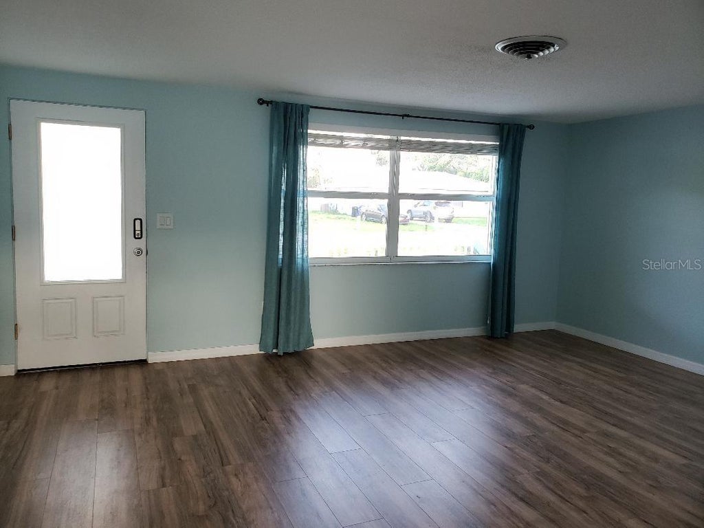 Photo of 1190 Leeward Road, Venice, FL 34293 (MLS # A4705654)