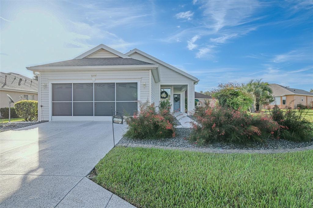 Photo of 12771 SE 92nd Terrace, Summerfield, FL 34491 (MLS # OM712142)
