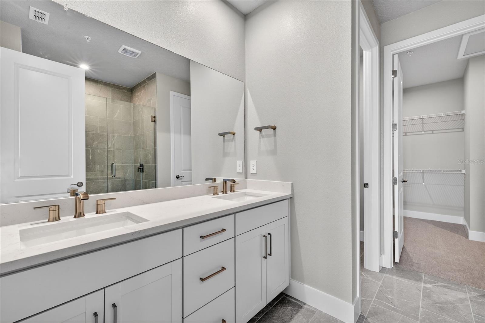 LAKESPUR AT WELLEN PARK - Residential