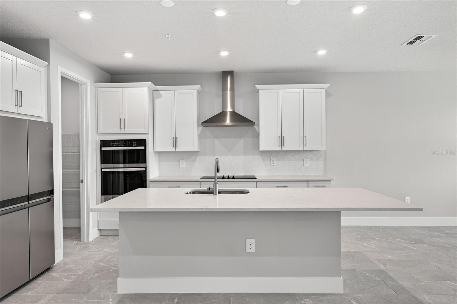 LAKESPUR AT WELLEN PARK - Residential