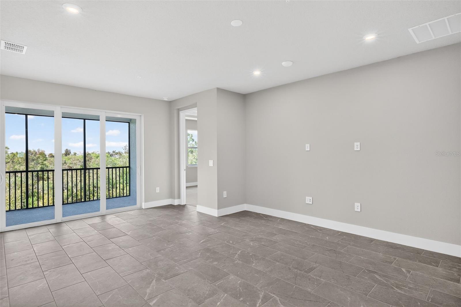 LAKESPUR AT WELLEN PARK - Residential