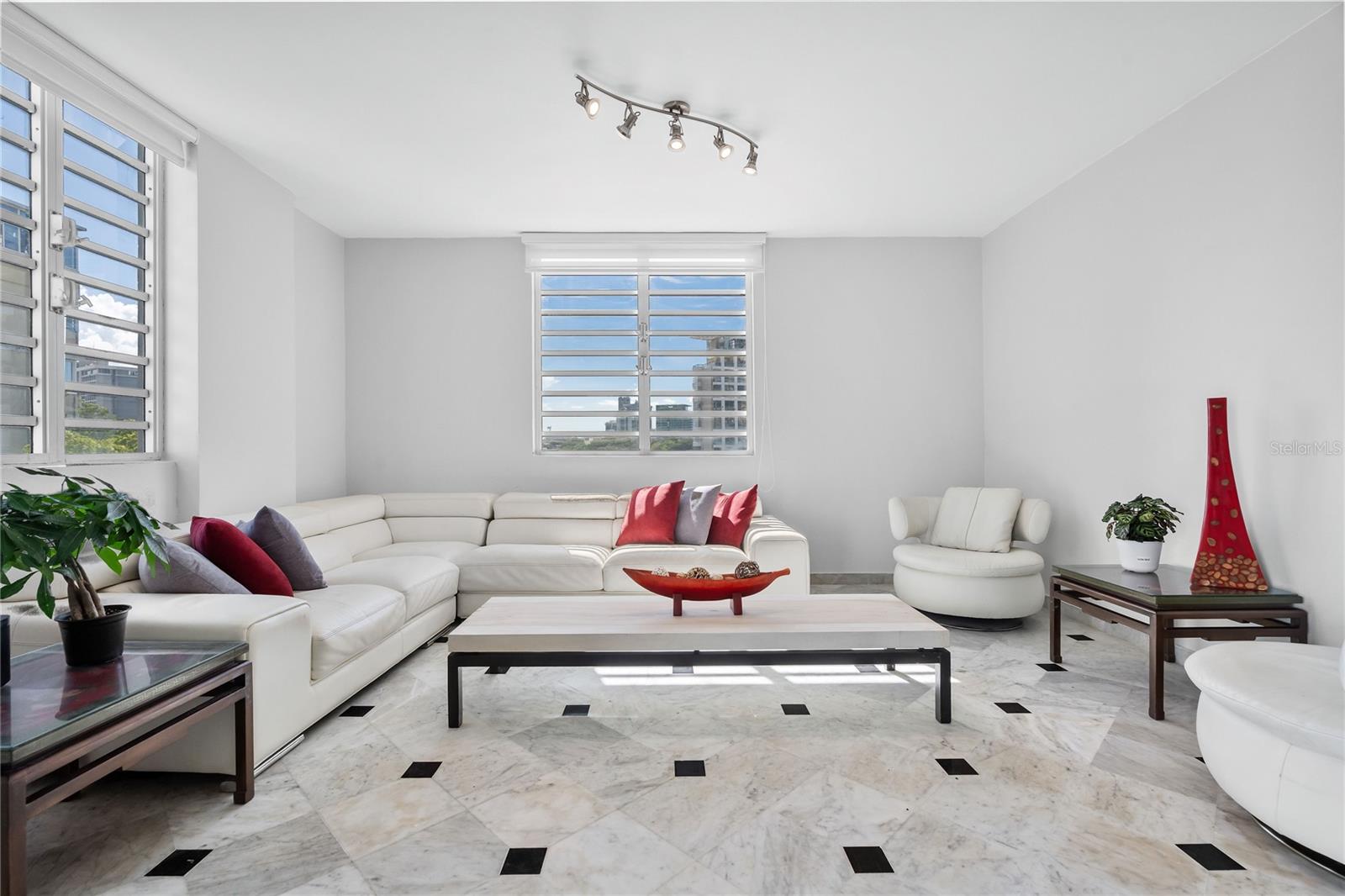 WILSON CARIBE CONDOMINIUM - Residential