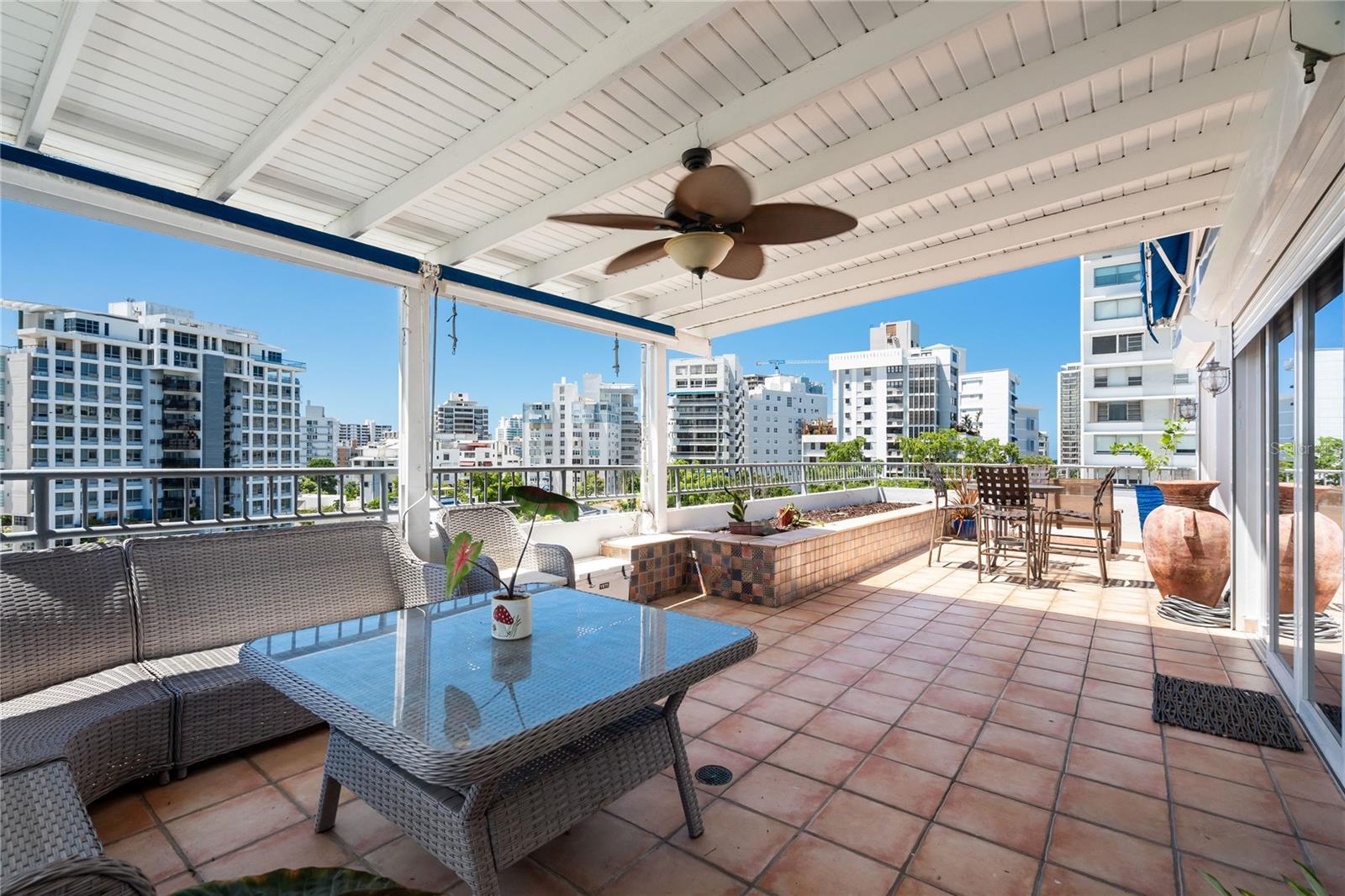 WILSON CARIBE CONDOMINIUM - Residential