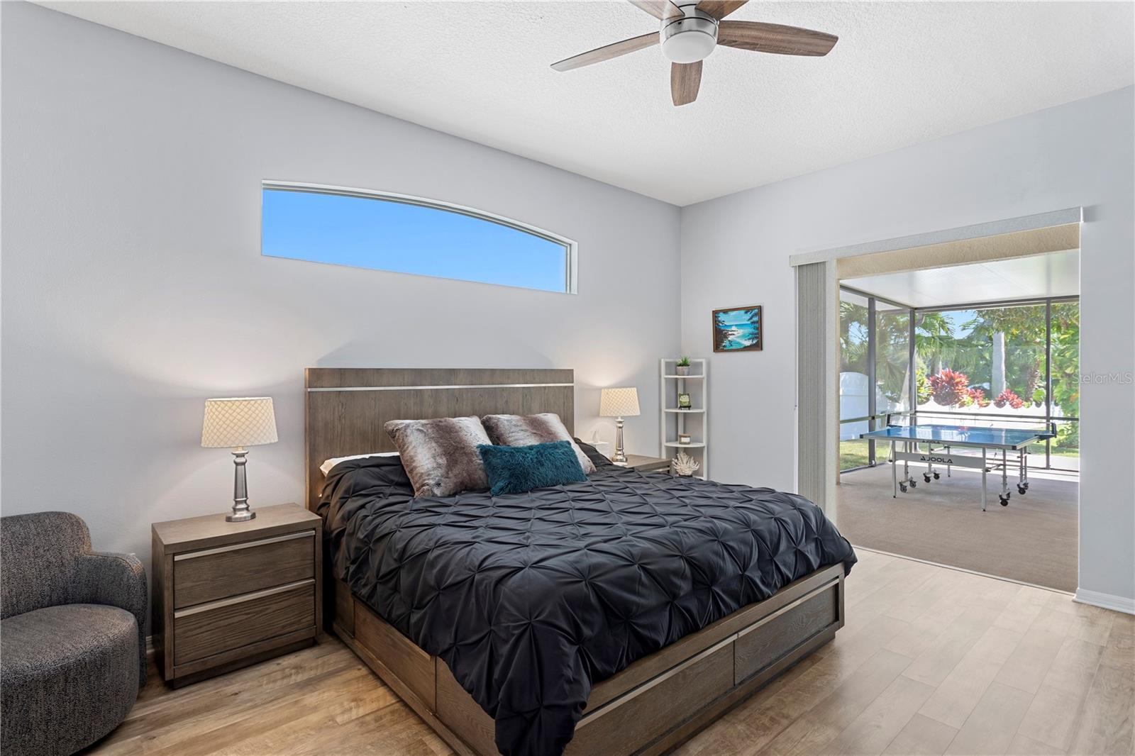 TWIN LAKES - Residential