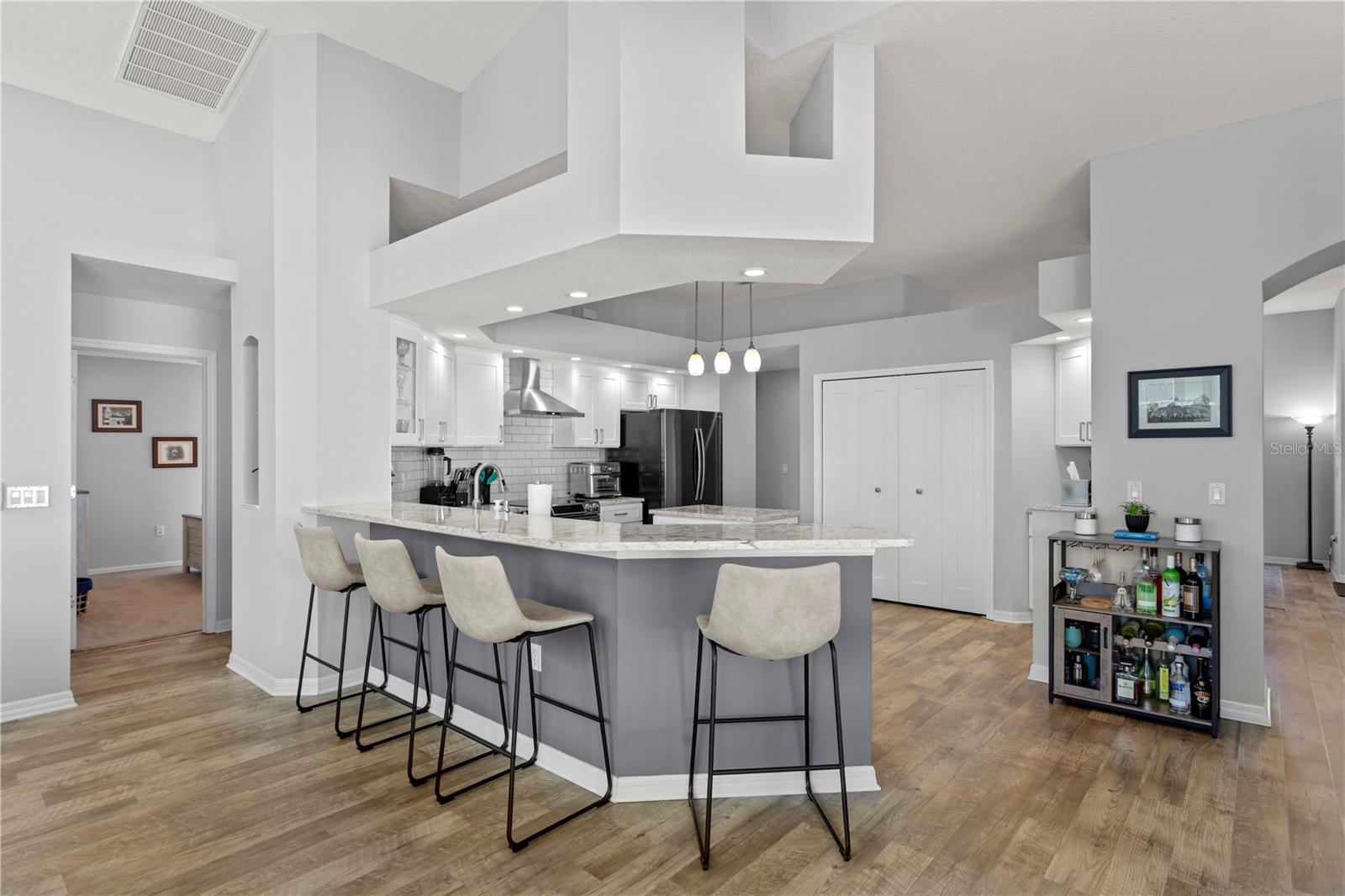 TWIN LAKES - Residential