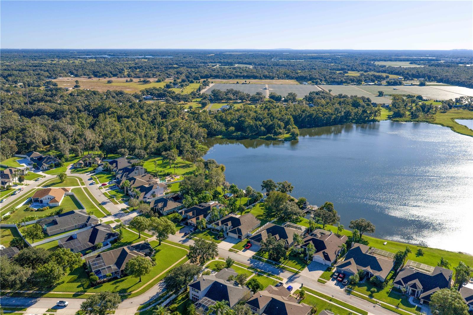 TWIN LAKES - Residential