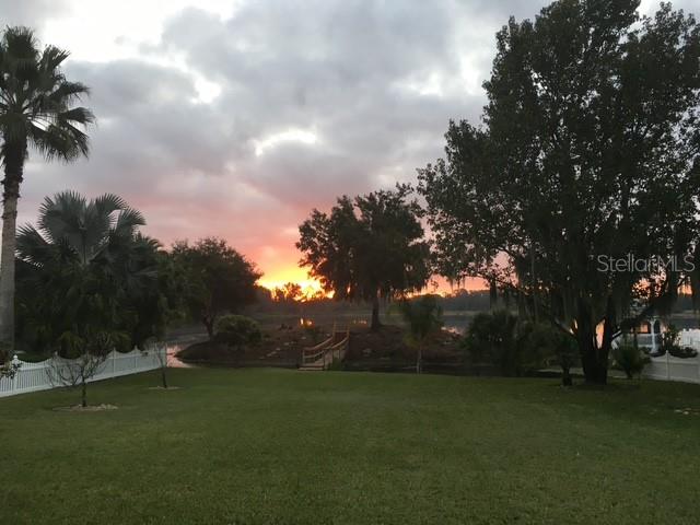 TWIN LAKES - Residential