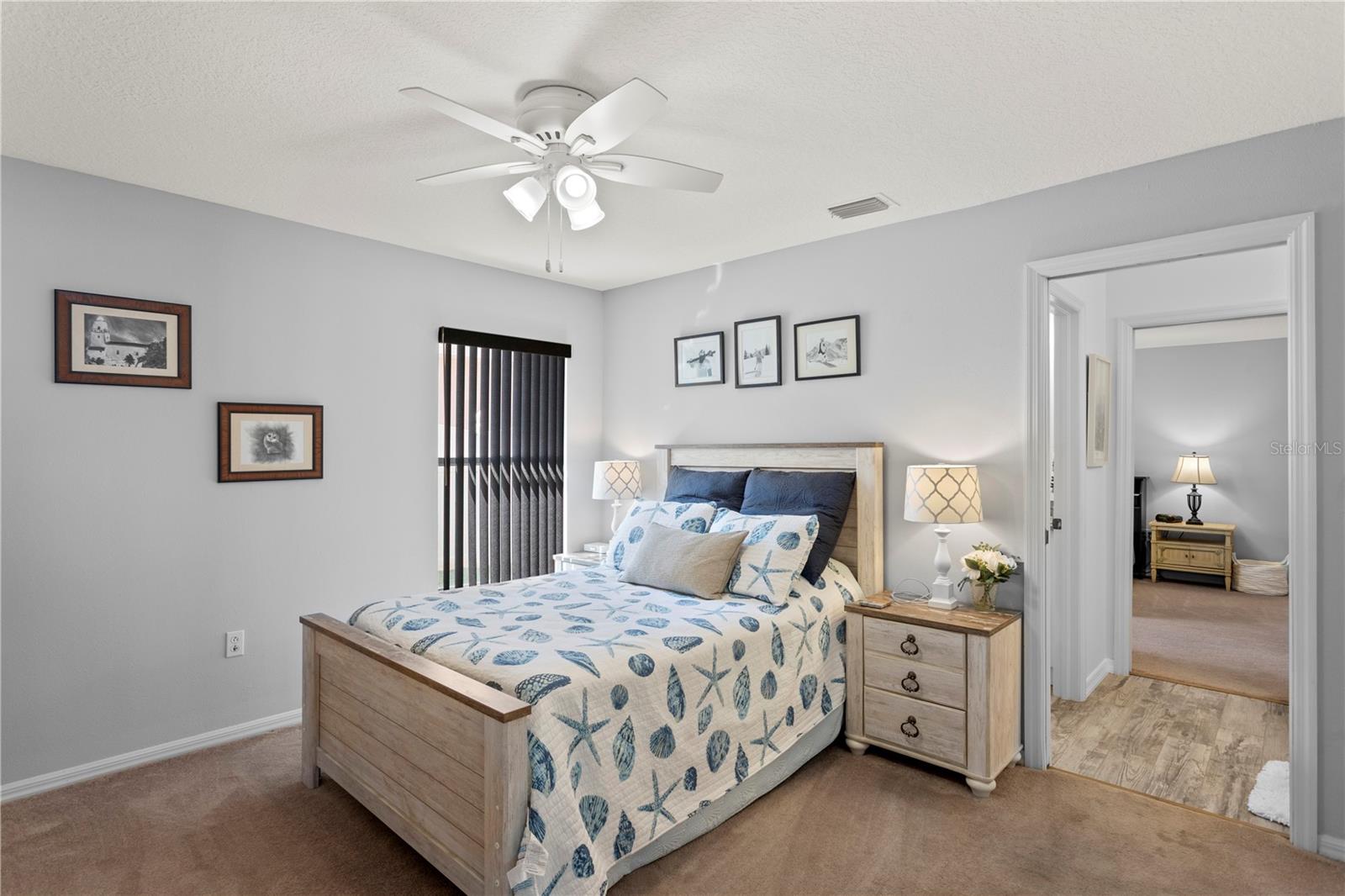 TWIN LAKES - Residential