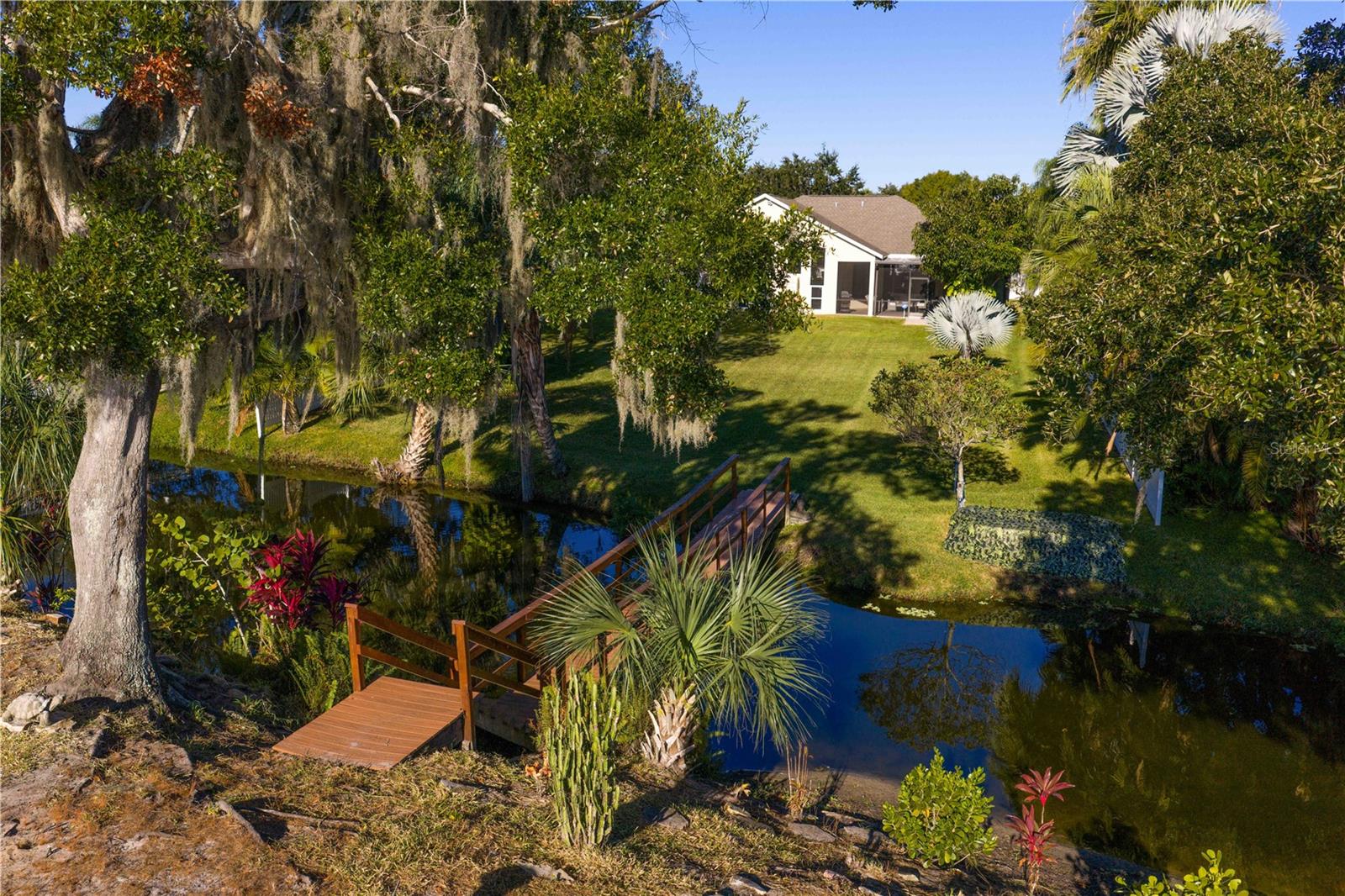 TWIN LAKES - Residential