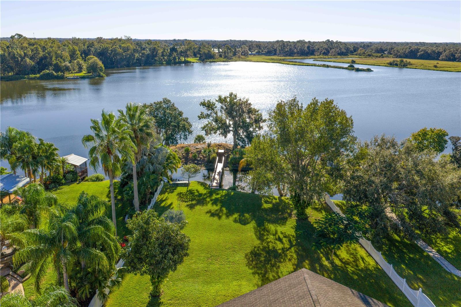 TWIN LAKES - Residential