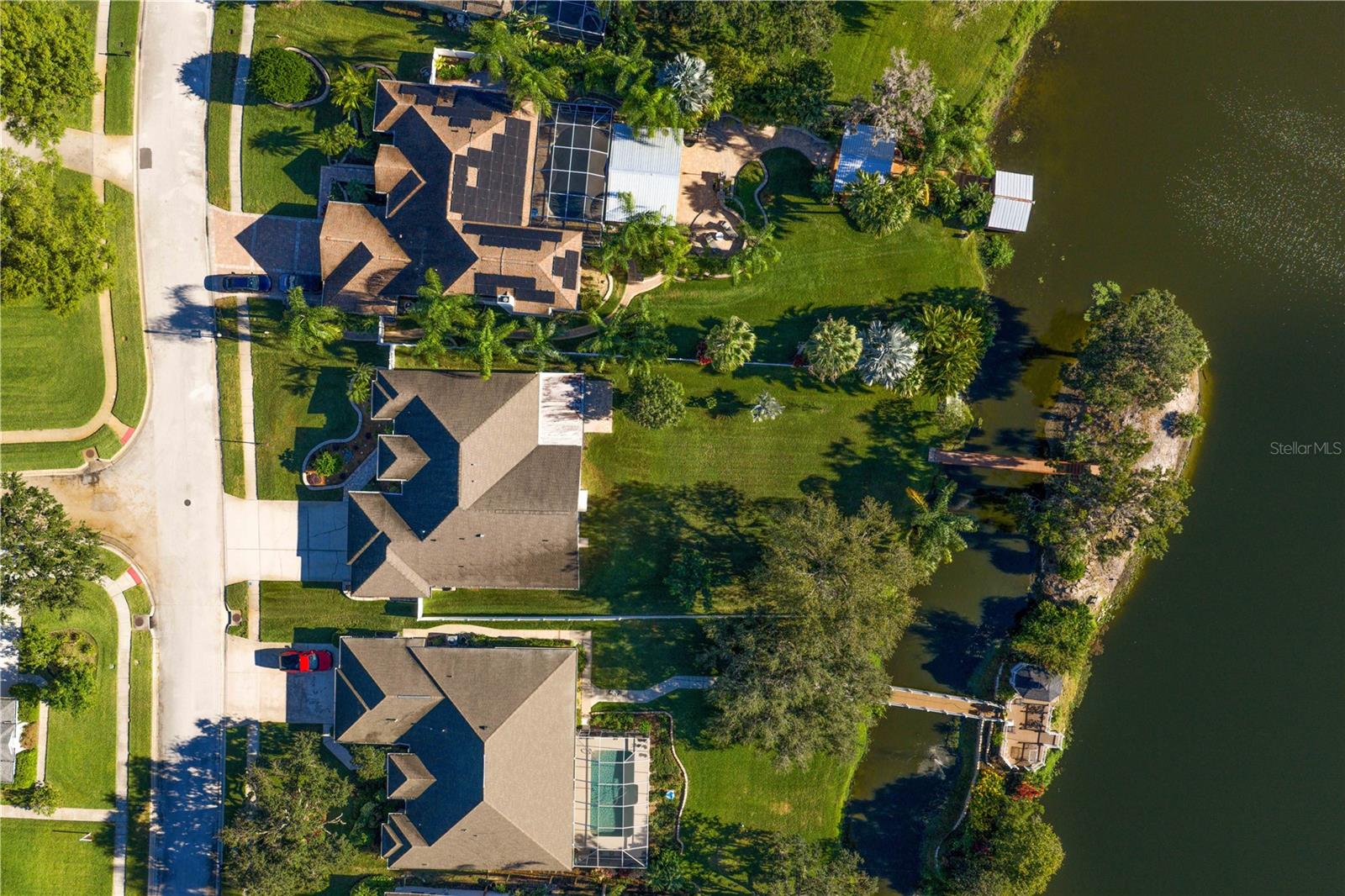 TWIN LAKES - Residential