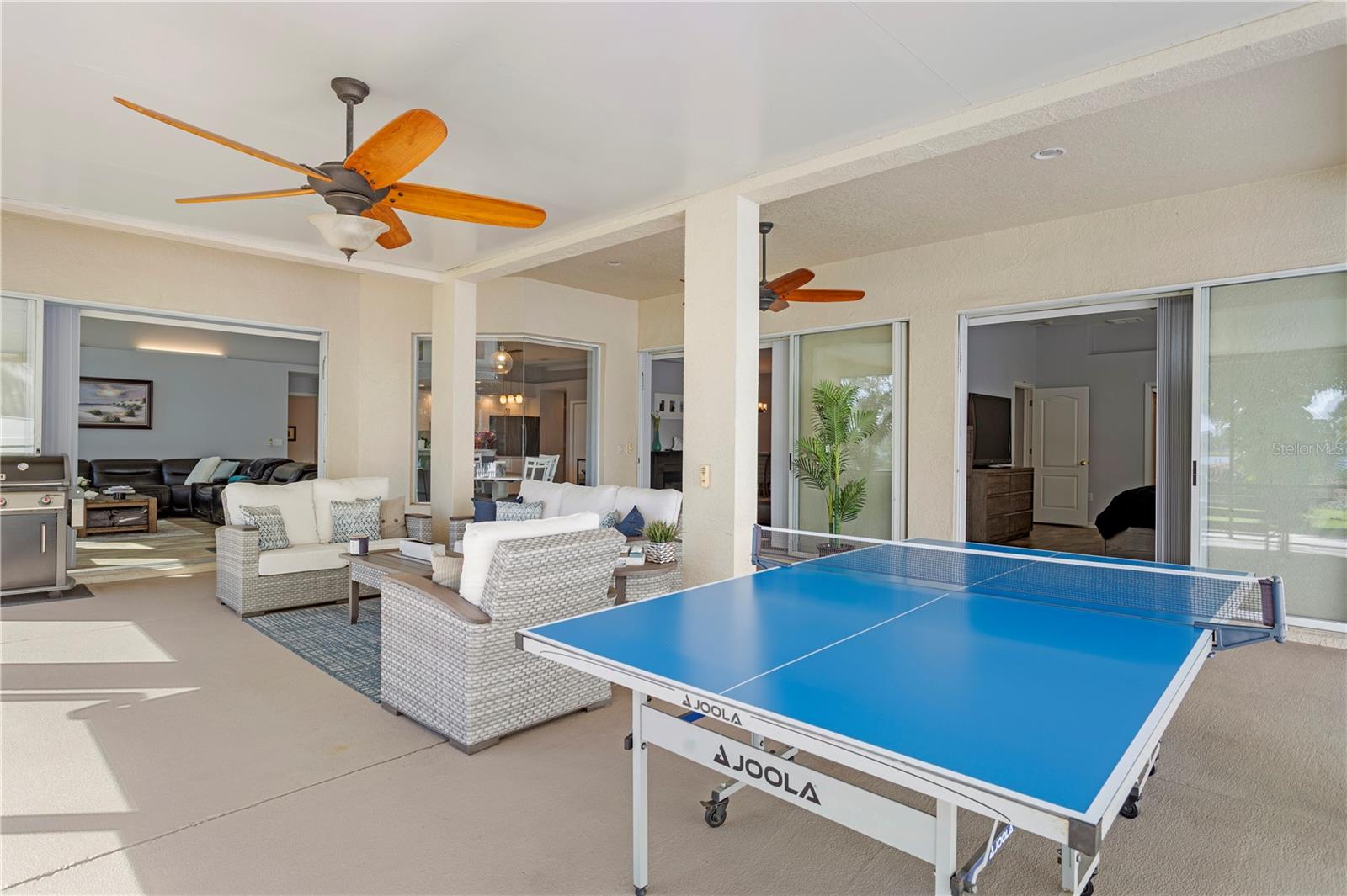 TWIN LAKES - Residential