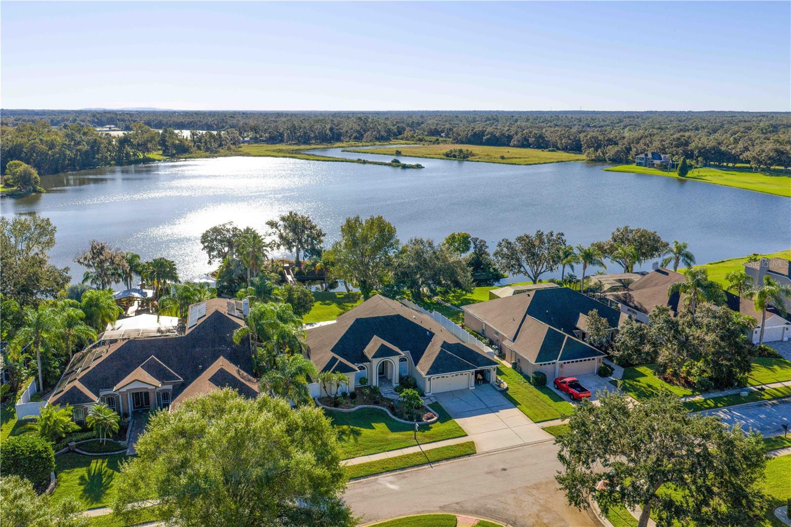 TWIN LAKES - Residential