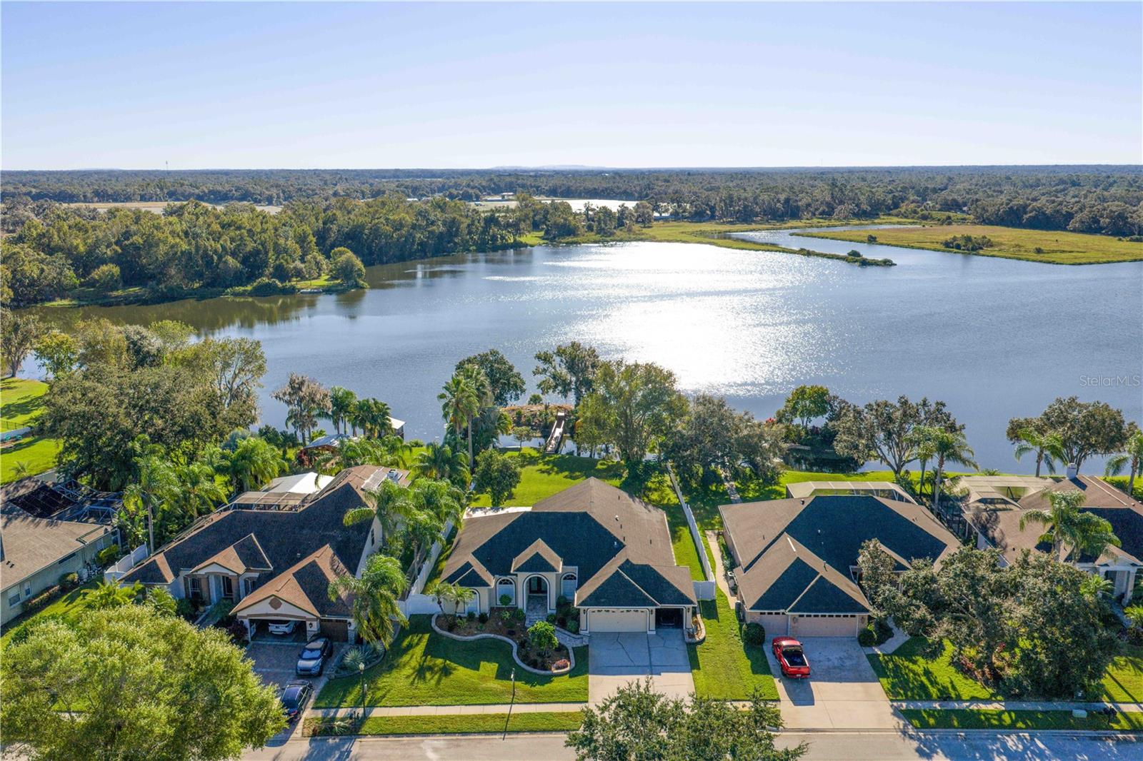 TWIN LAKES - Residential