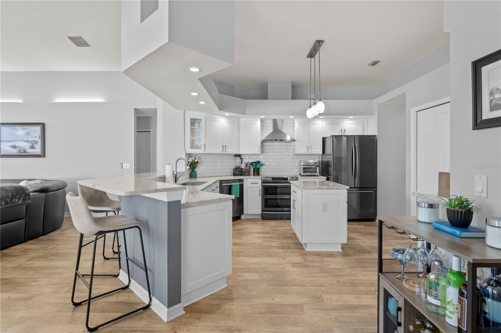 TWIN LAKES - Residential