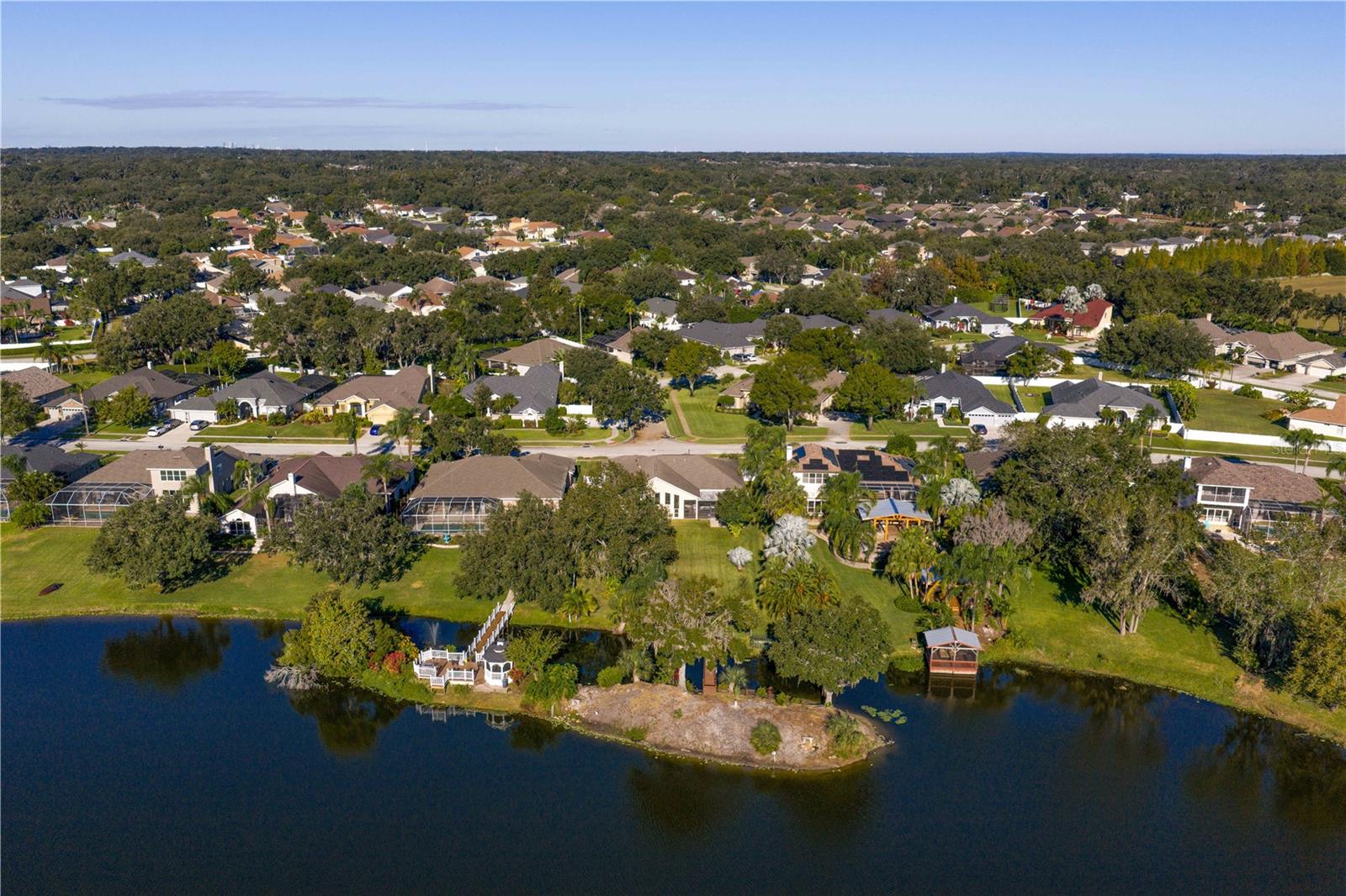 TWIN LAKES - Residential