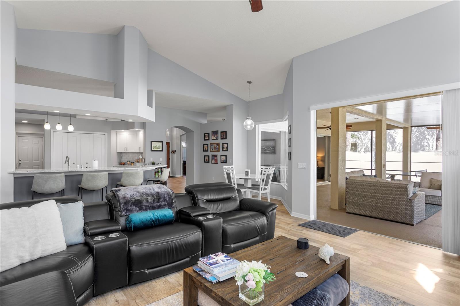 TWIN LAKES - Residential