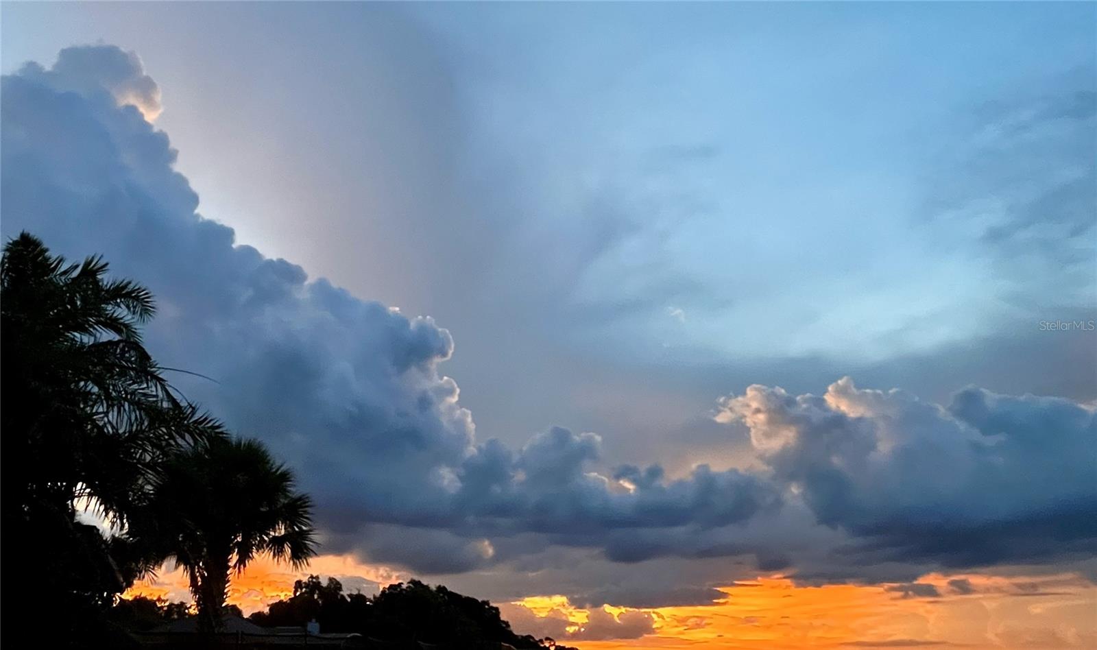 LAKE HARNEY BEACH - Residential