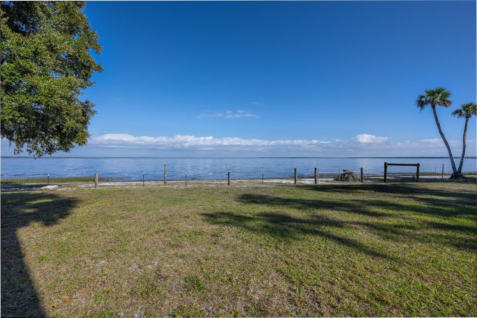 LAKE HARNEY BEACH - Residential