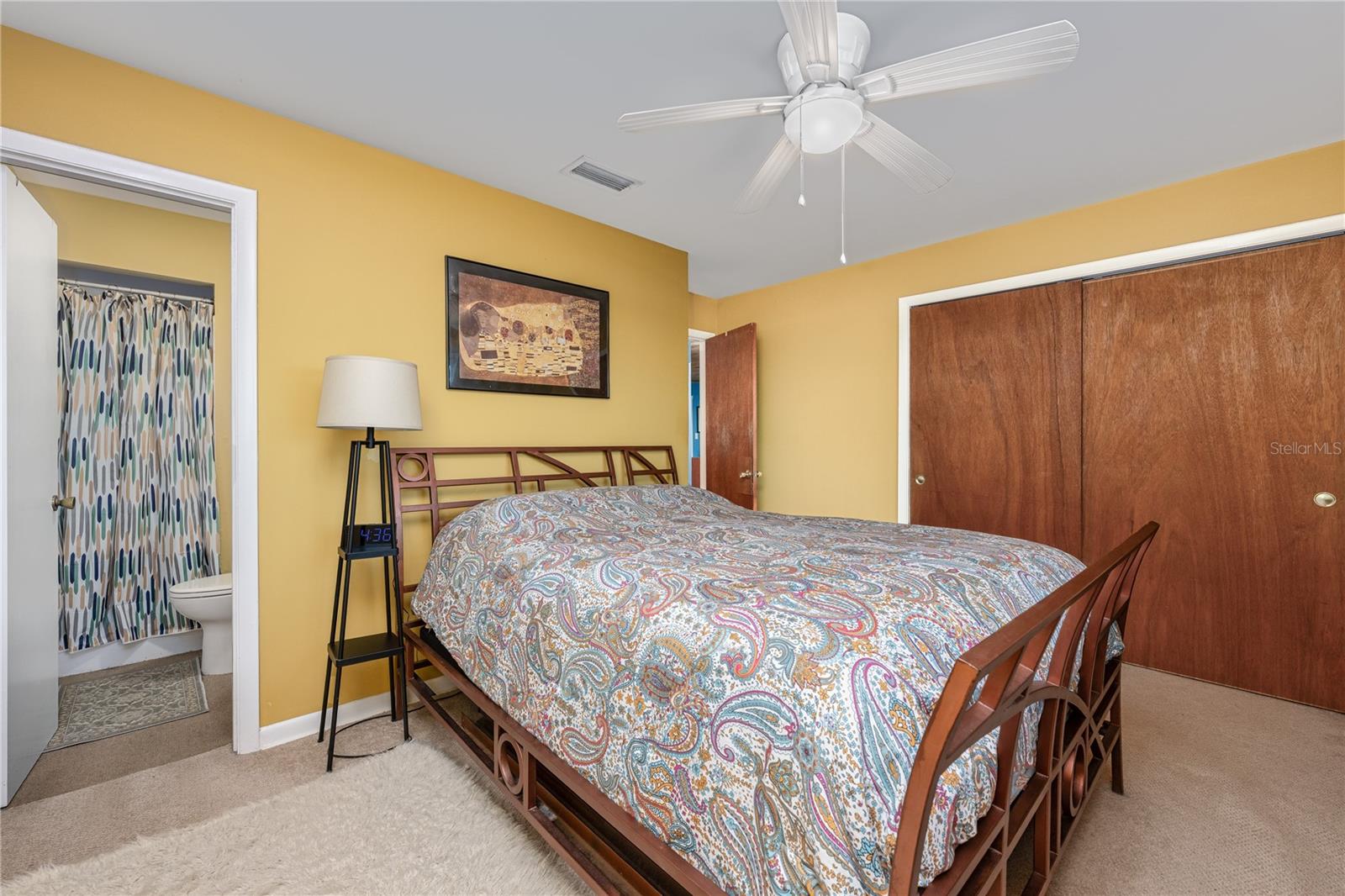 LAKE HARNEY BEACH - Residential