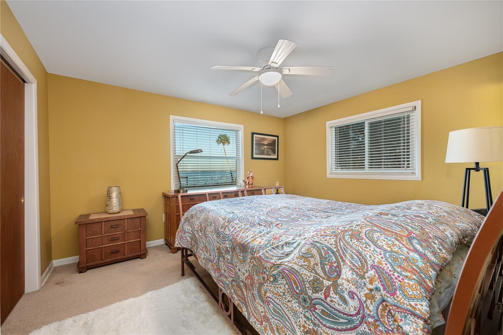 LAKE HARNEY BEACH - Residential