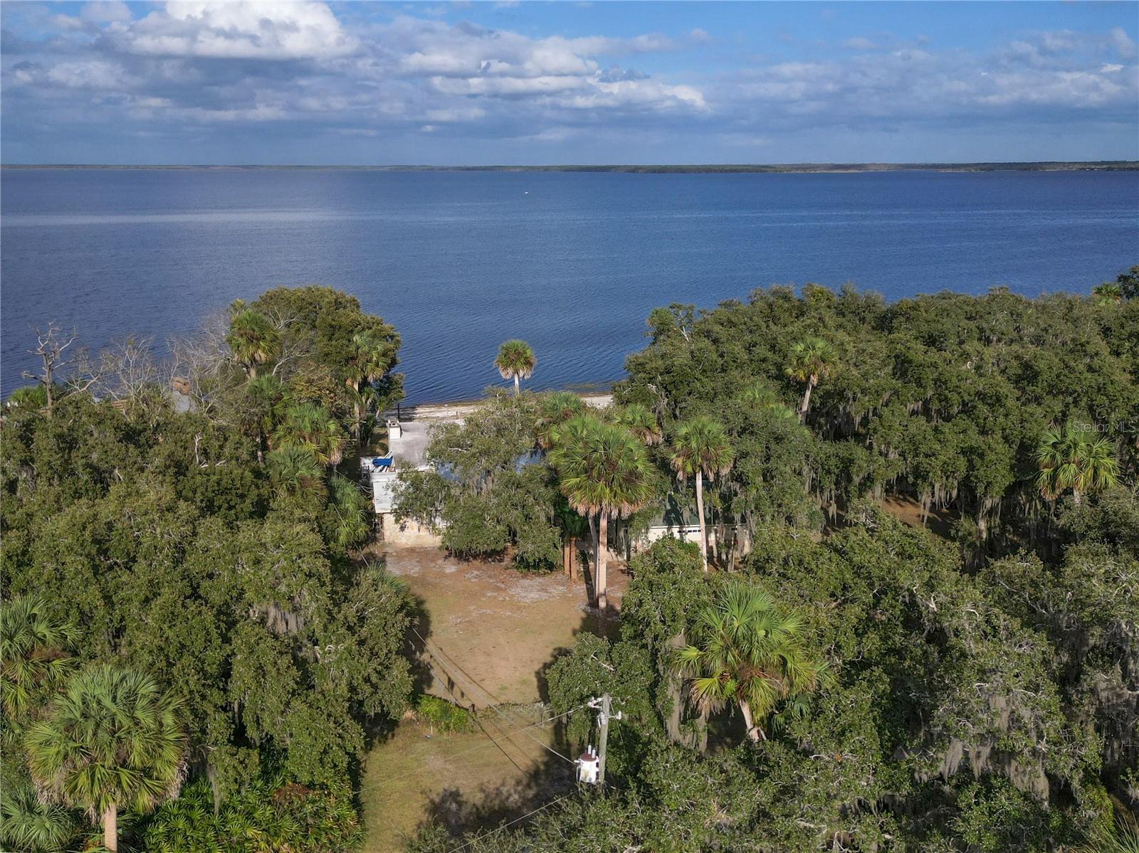 LAKE HARNEY BEACH - Residential