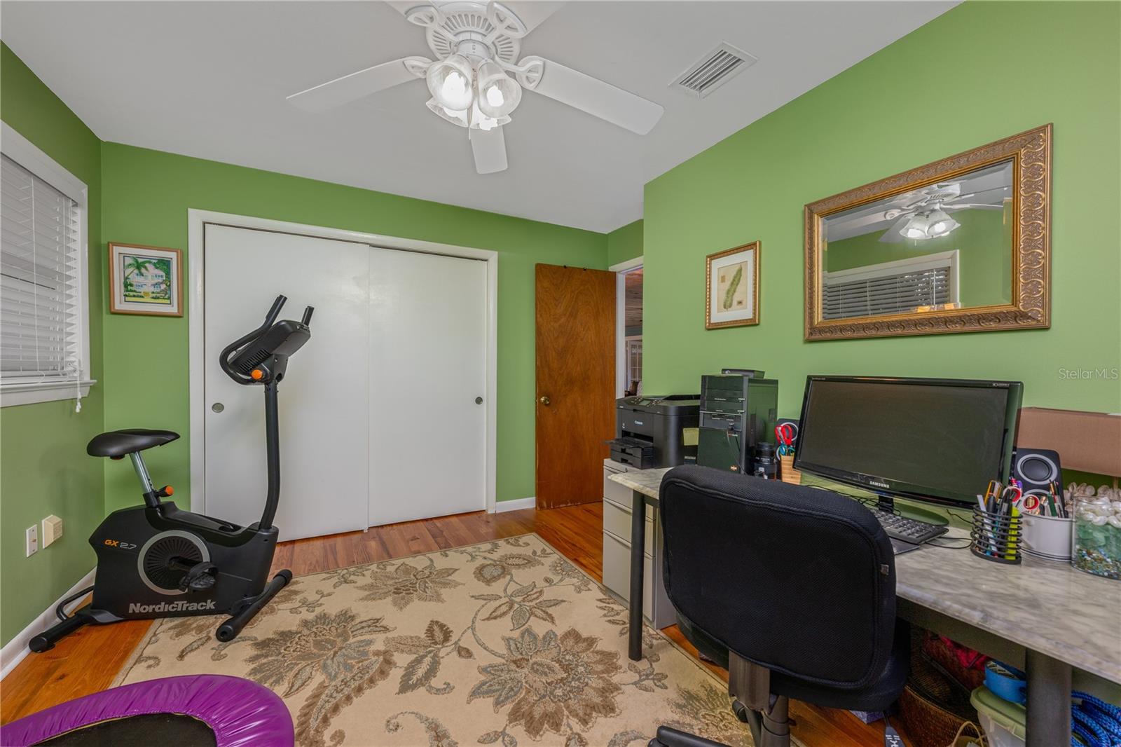 LAKE HARNEY BEACH - Residential