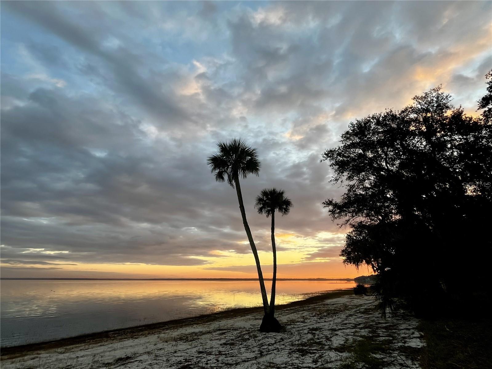 LAKE HARNEY BEACH - Residential