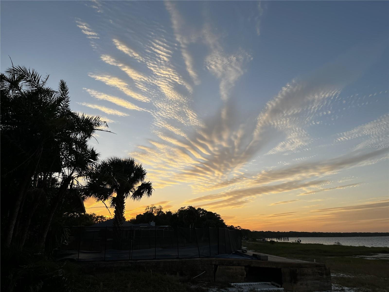 LAKE HARNEY BEACH - Residential