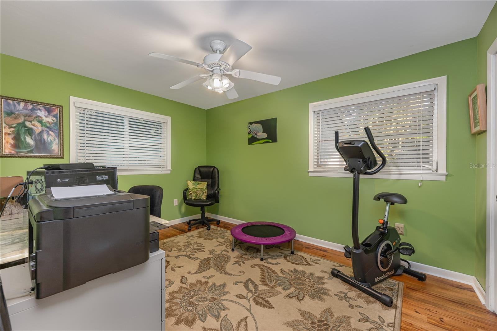 LAKE HARNEY BEACH - Residential