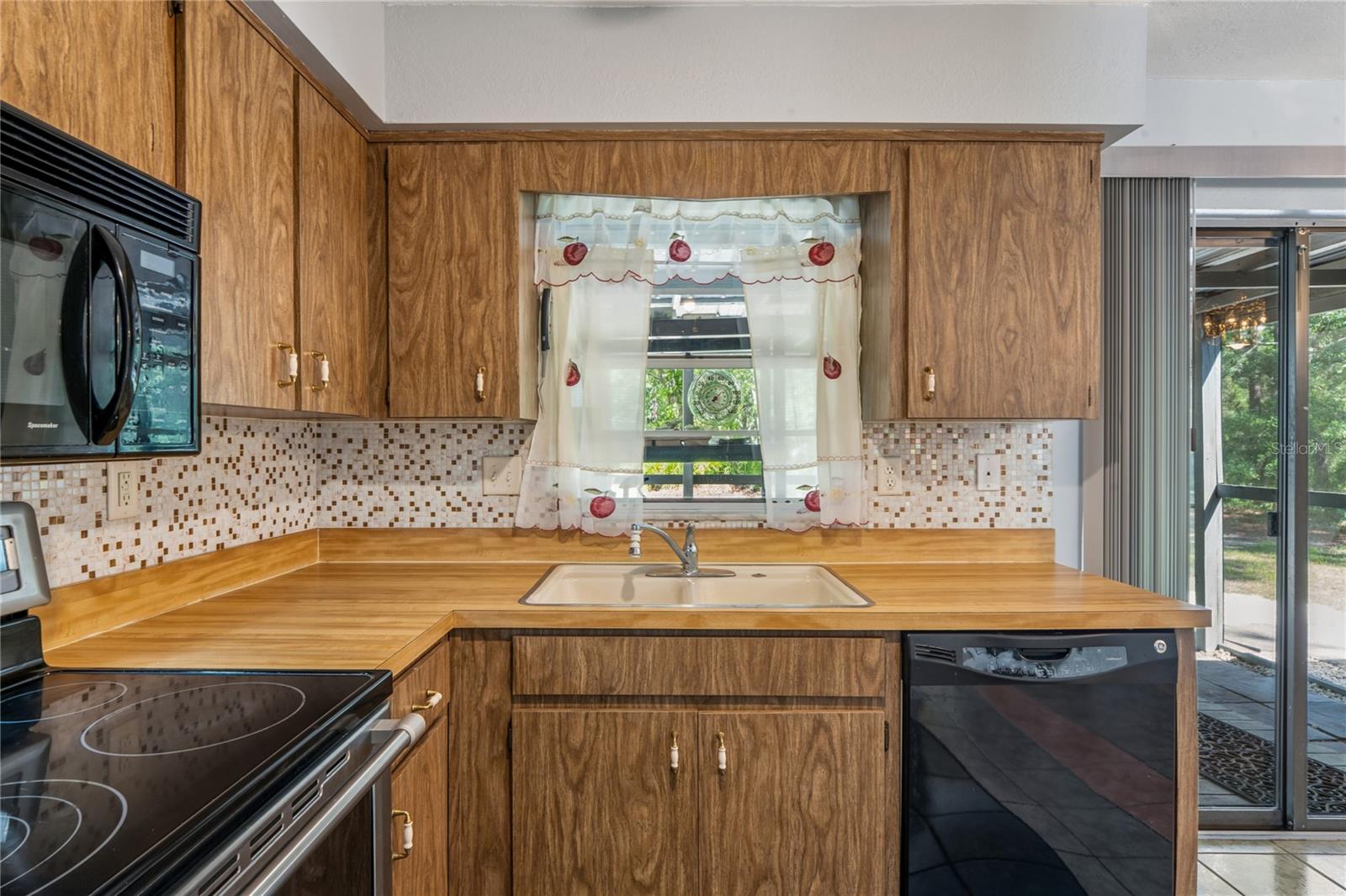 WOODHAVEN ESTATES - Residential
