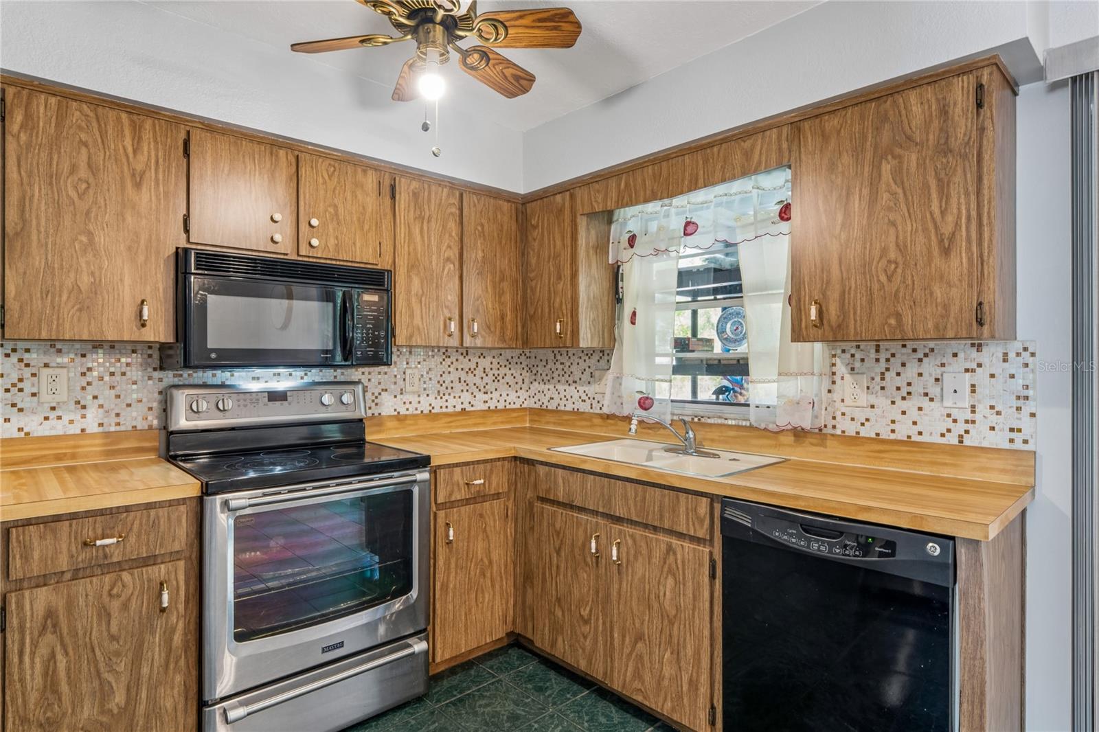WOODHAVEN ESTATES - Residential