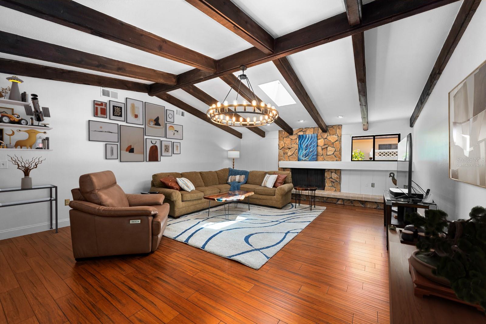 838 PARK COURT