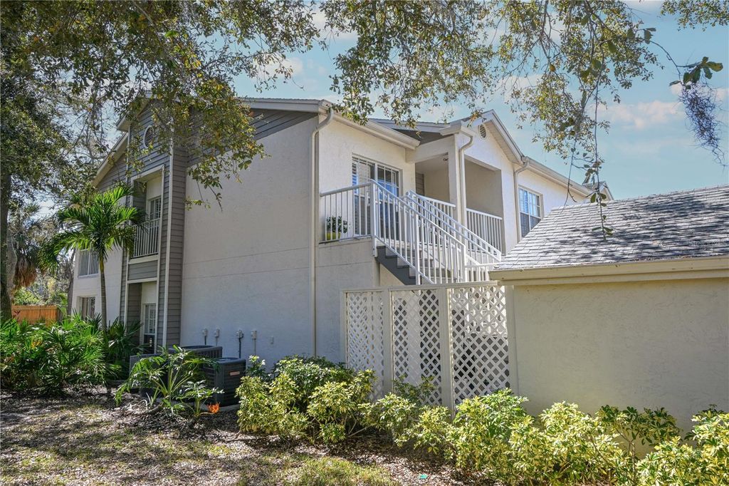 Photo of 11300 Harbor Way #1731, Largo, FL 33774 (MLS # TB8479296)