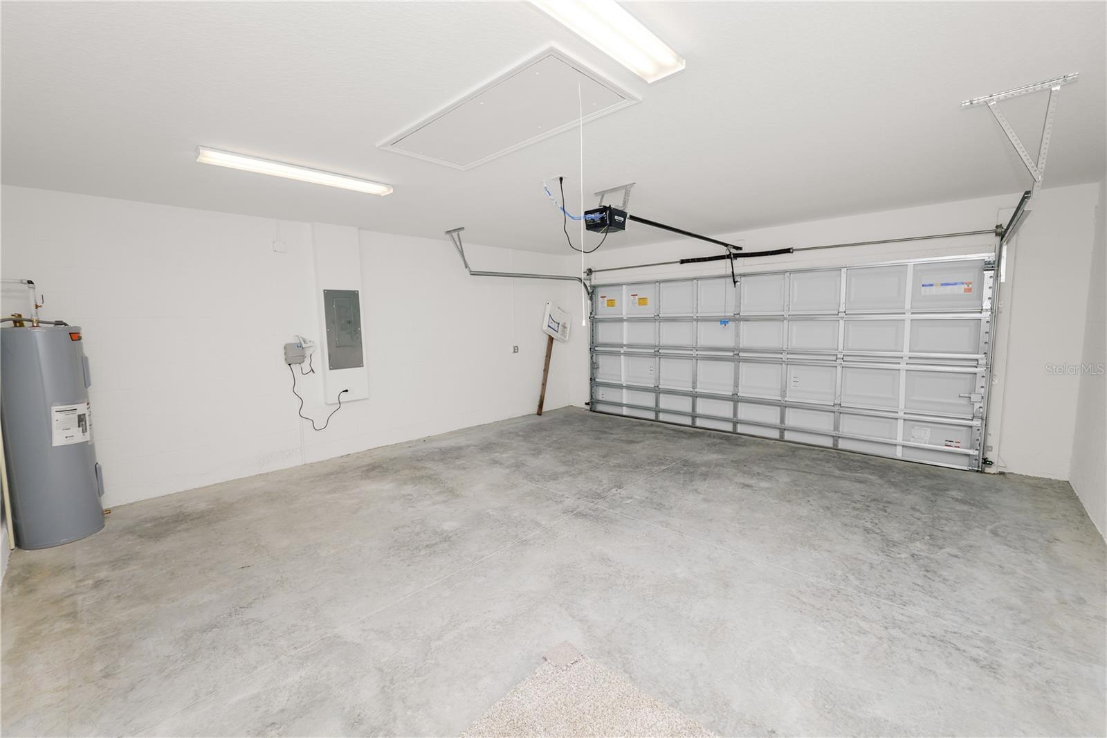 AZALEA PARK - Residential