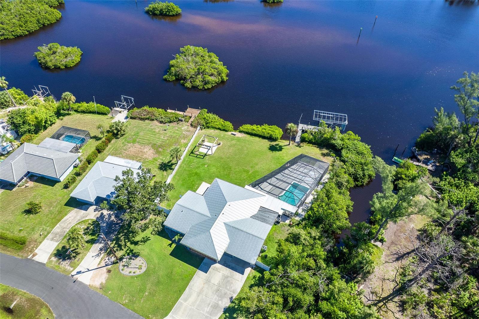 RIVERSIDE PARK - Residential