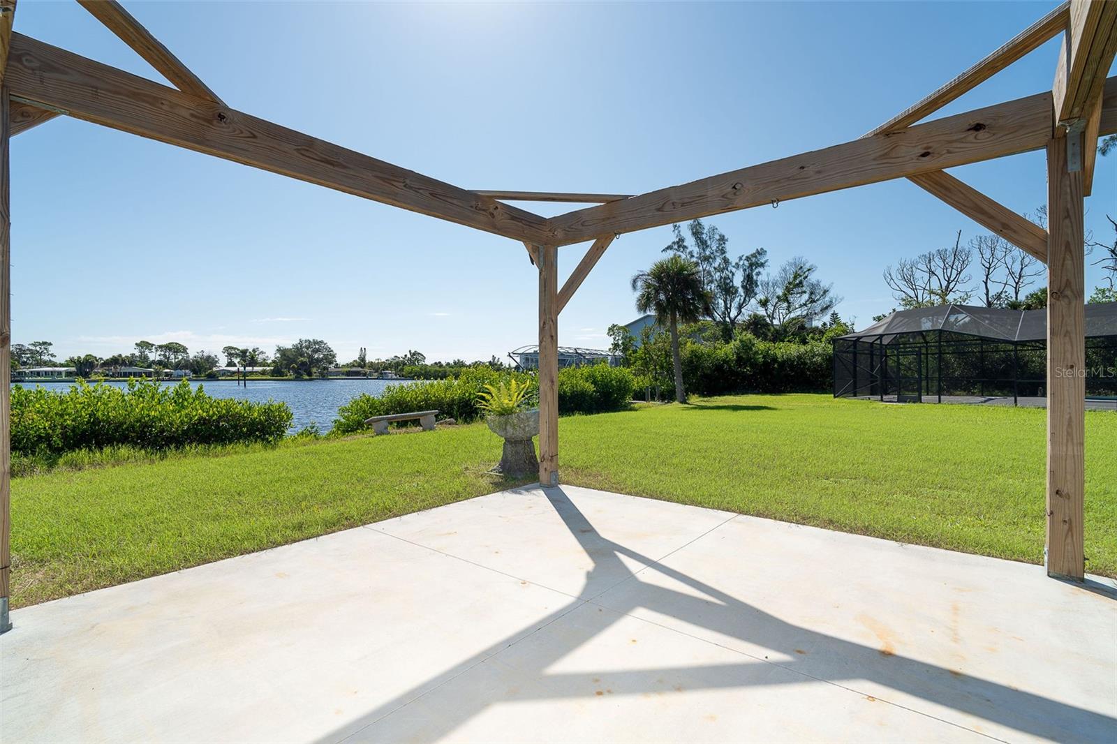 RIVERSIDE PARK - Residential