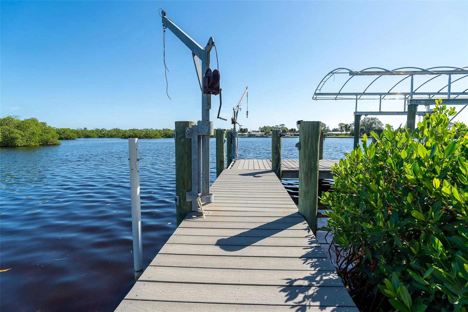RIVERSIDE PARK - Residential