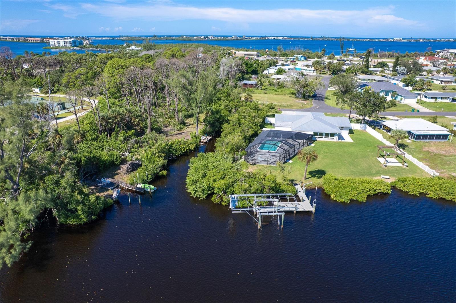 RIVERSIDE PARK - Residential