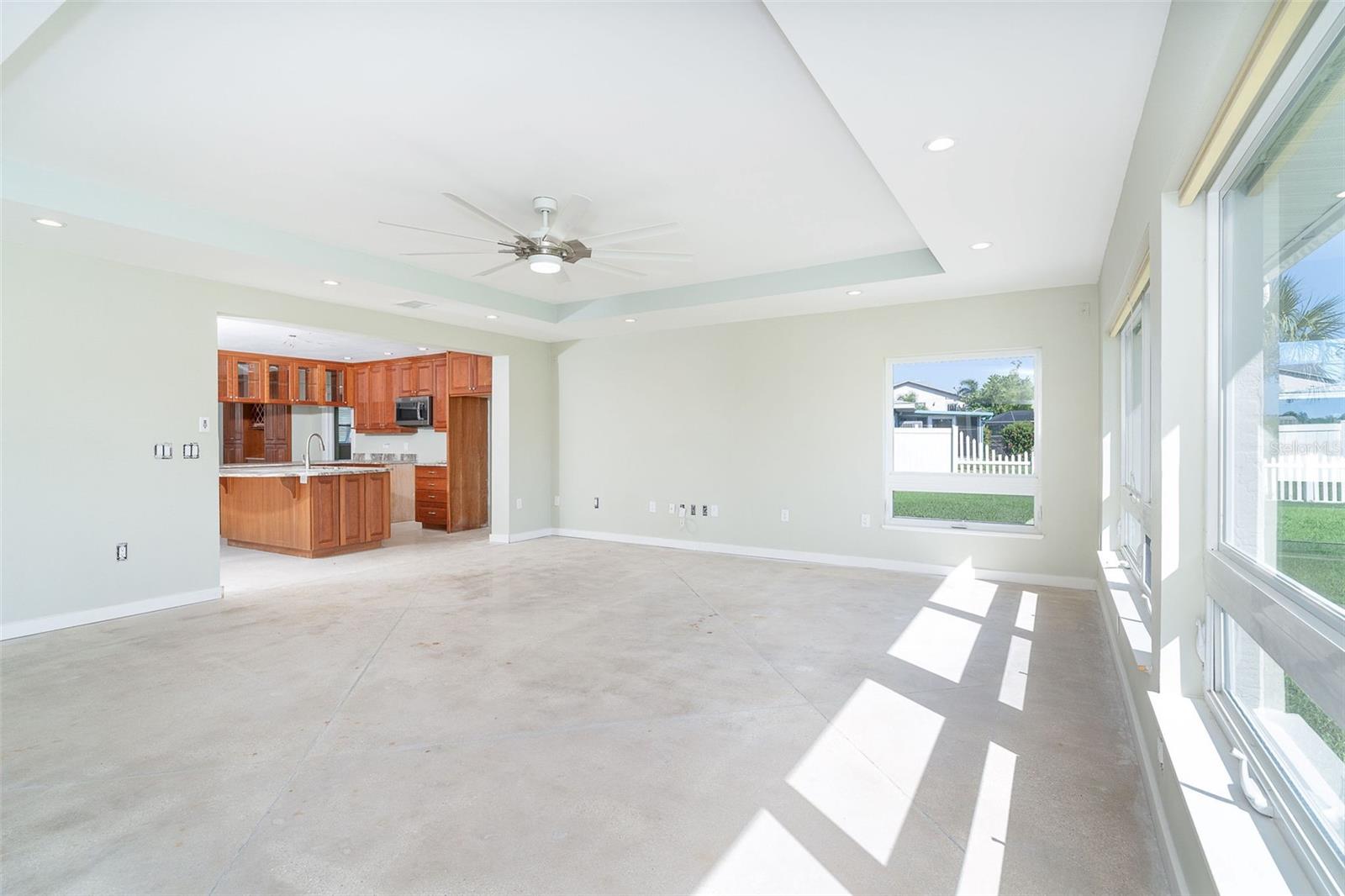 RIVERSIDE PARK - Residential