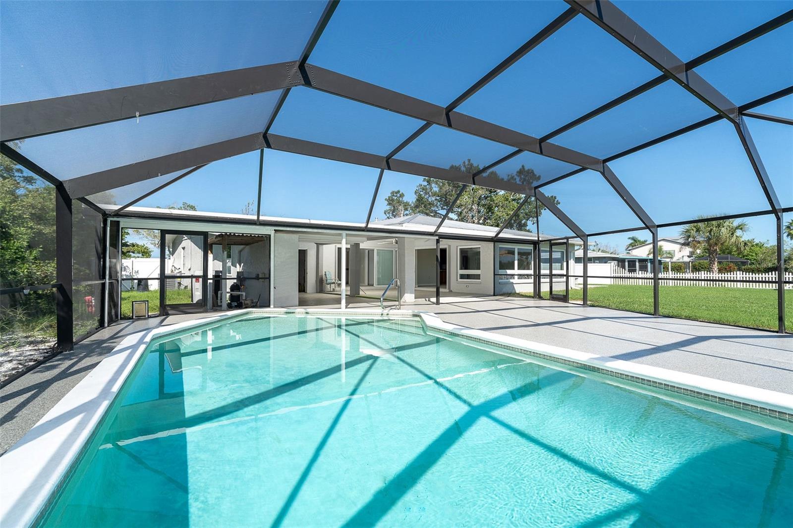RIVERSIDE PARK - Residential