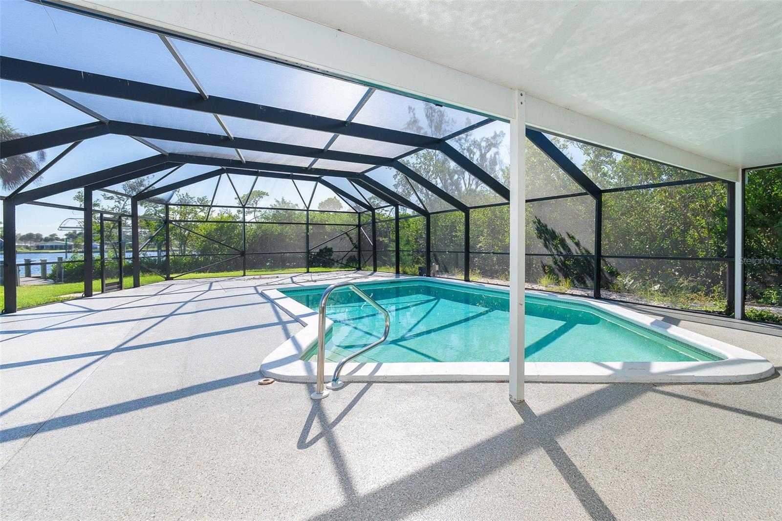RIVERSIDE PARK - Residential