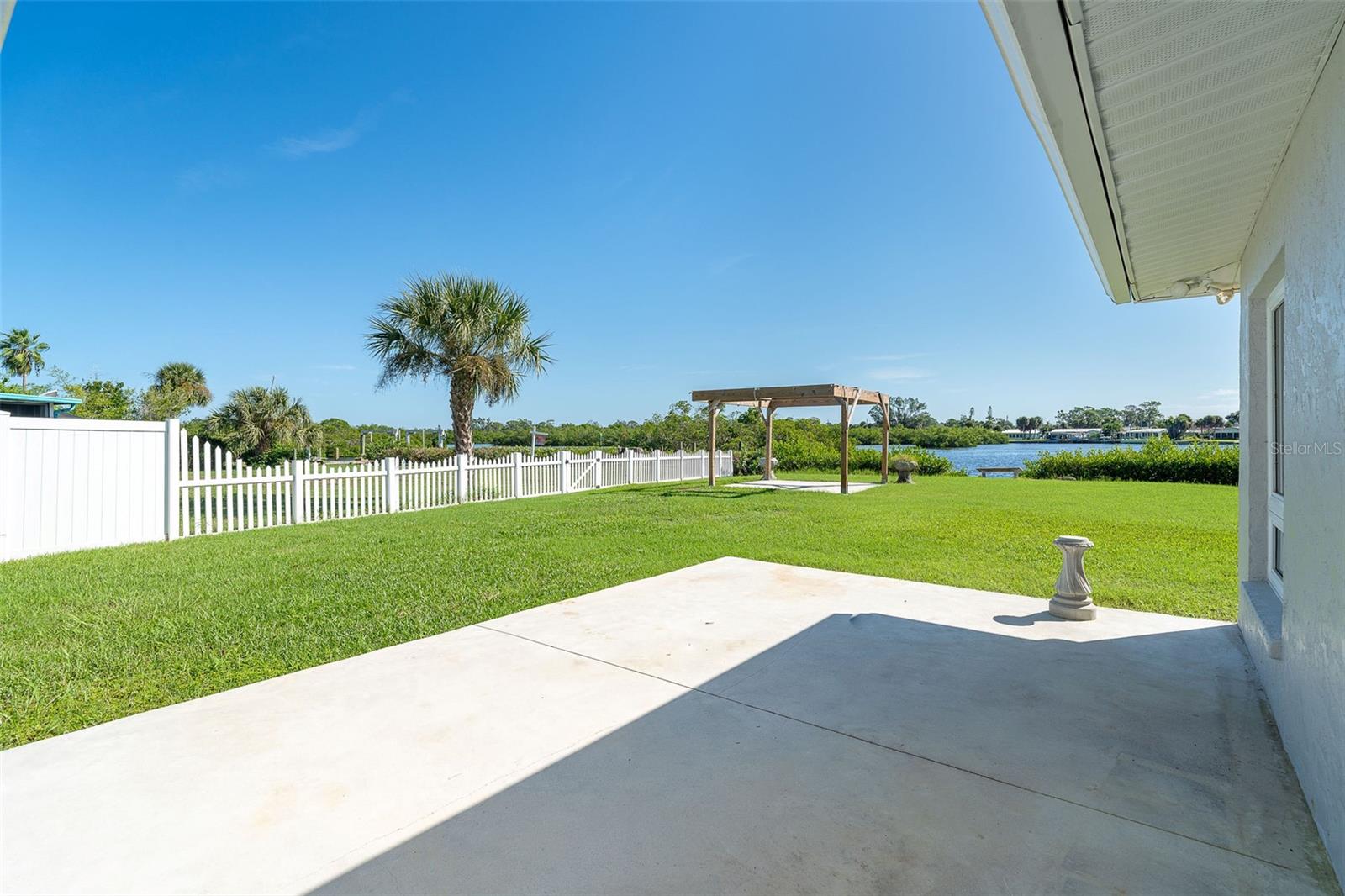 RIVERSIDE PARK - Residential